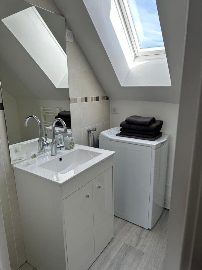 Appartement Au Centre Ville De Sens Luaran gambar