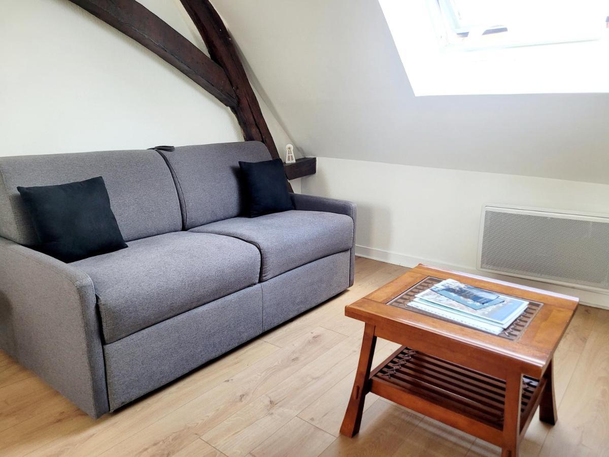 Appartement Au Centre Ville De Sens Luaran gambar