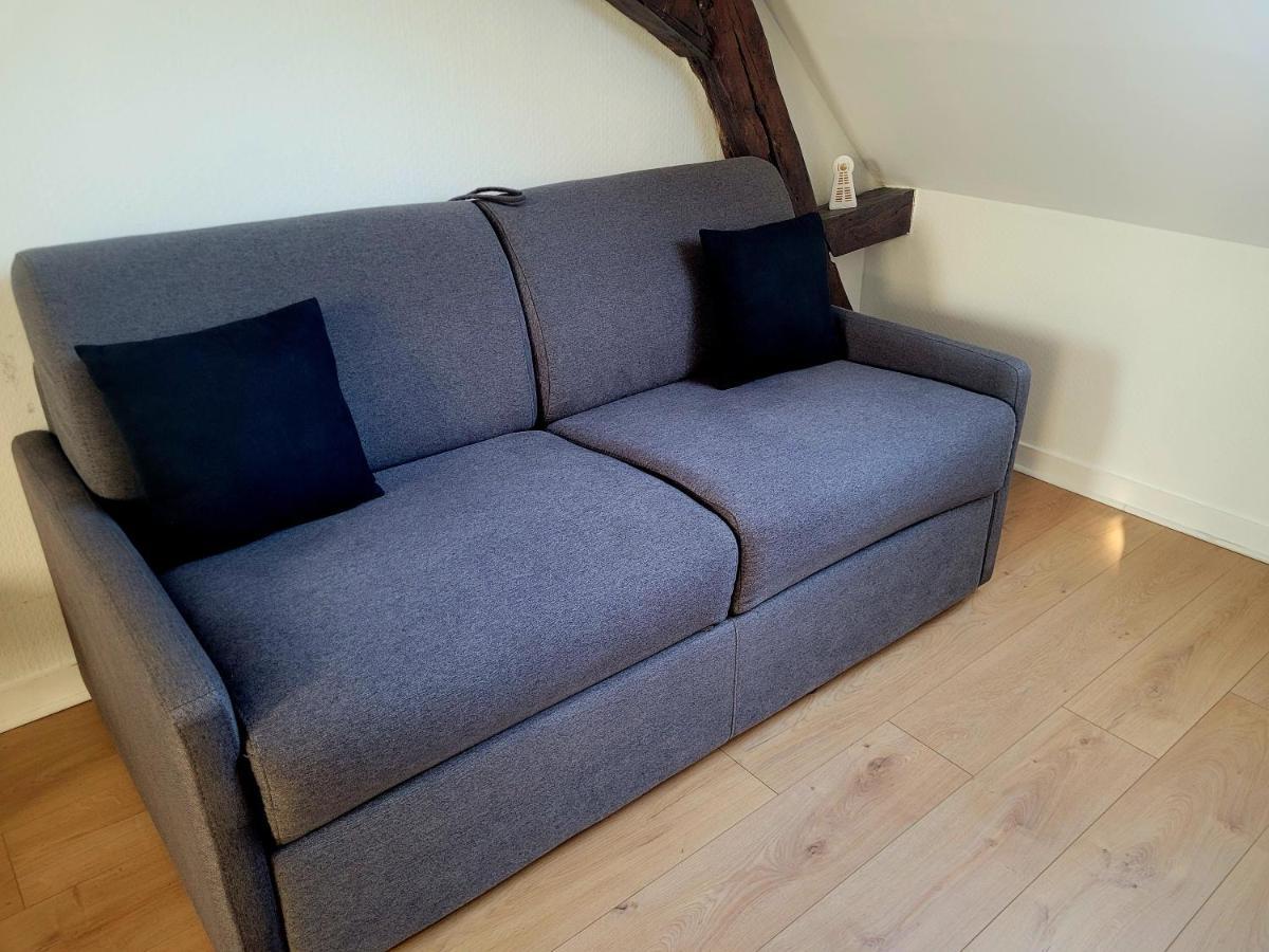 Appartement Au Centre Ville De Sens Luaran gambar